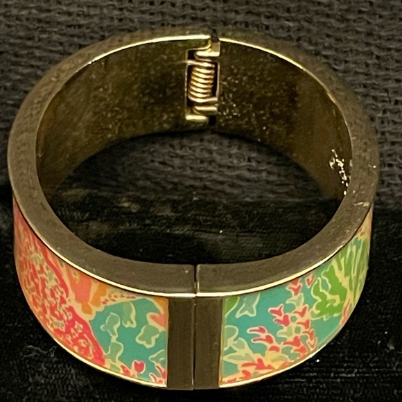 LILY PULITZER HINGED CUFF GOLD TONE BRACELET SIGNED! - Picture 6 of 9